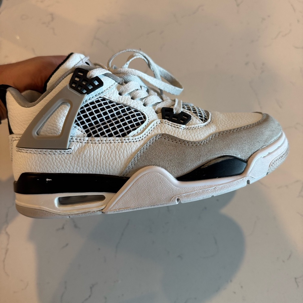 Jordan Women's Shoe in White and Gray